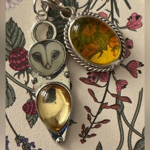 Set necklace & earrings a wise Owl & yellow glass pendant & drop pierced hook 👂👂